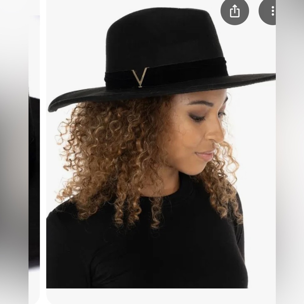 Vince Camuto wide brim black “V” velvet trim fedora NWT